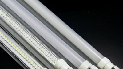 الكهرباء توزع 10 ملايين لمبة ليد خلال العام الماضي 