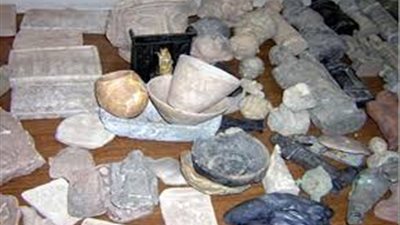 ضبط 44 قطعة آثار بحوزة عامل بالأقصر