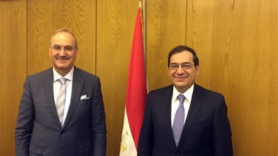 وزير البترول ينفي توقف المفاوضات مع العراق 