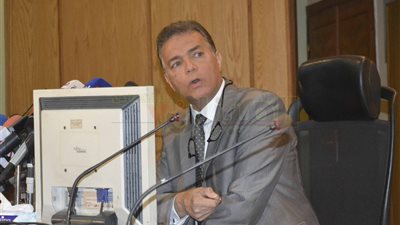 وزير النقل ساخرًا: «هو سعر تذكرة المترو يجيب كام كيلو برتقال» 