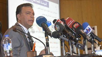 وزير النقل: «مشيت على طريق السويس بسرعة 180 كم ومكنتش واخد بالى 