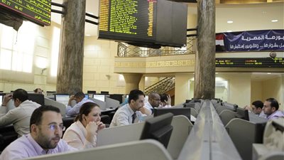 التباين يسيطر على البورصة بمستهل التعاملات
