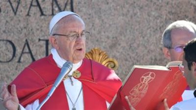 «بابا الفاتيكان» يدين الحوادث الإرهابية بمصر 