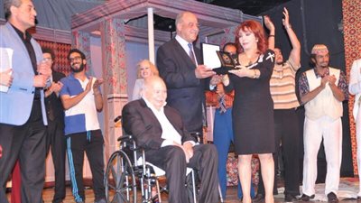 بالصور.. نبيلة عبيد تبكي.. وسمير خفاجي يقف على قدميه فى احتفالية الأكاديمية البحرية ..