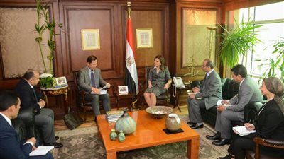 «الاستثمار» و«النقل» يتفاوضان مع «جنرال إليكتريك» لتطوير السكك الحديدية