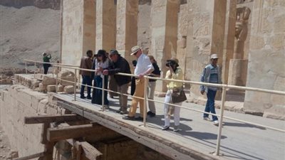 وفد من الكونجرس الأمريكي يزور الأقصر