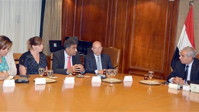 الاتحاد الدولي لـ«النسيج»: تطوير الصناعة في مصر علي رأس أولوياتنا