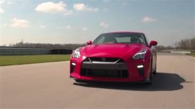 شاهد.. اختبار قيادة سيارة نيسان GTR