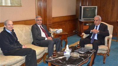 «قابيل» يبحث مع شركة «جونسون» التوسيع بالسوق المصرى