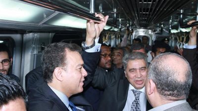 جولة تفقدية لوزير النقل بمحطات مترو الأنفاق 