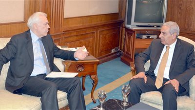 وزير التجارة والصناعة يلتقى السفير اليوناني بالقاهرة 