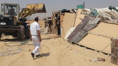 بالصور.. إزالة التعديات على ٣ قطع أراضي بالتجمع الخامس
