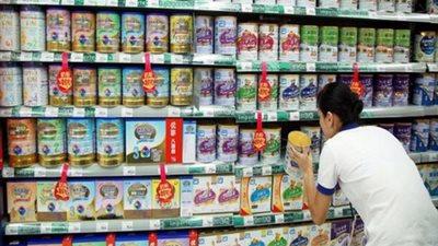 عاجل.. انخفاض أسعار لبن الأطفال بالأسواق