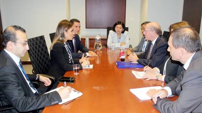 «الاستثمار والتعاون الدولى» تبحث مع «الأوروبى للإعمار» زيادة الدعم لقطاع الطاقة