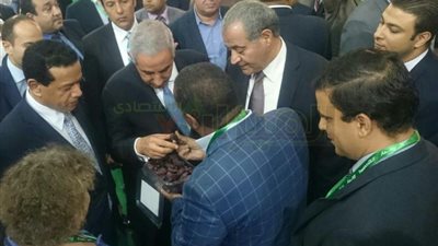 التجارة والصناعة تخفض تكاليف مكاتب التمثيل التجارى 42%