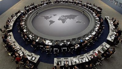 أعضاء صندوق النقد الدولي يبحثون الانتخابات الفرنسية 