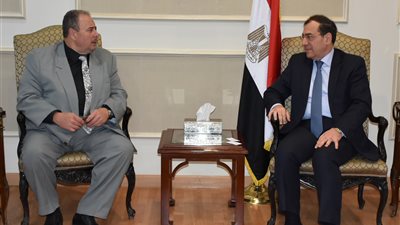 السفير الروماني: مصر لاعب رئيسي في صناعة الغاز الطبيعي 