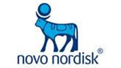 الخبير العالمي «كڤاكلي» يفحص عددًا من حالات «الهيموفيليا» بمصر