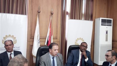 اتحاد الصناعات يبحث زيادة الصادرات إلى الصومال