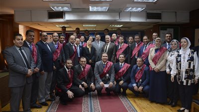 «القابضة للكهرباء»: نحرص علي إعداد كوادر شابة قادرة علي الإدارة 