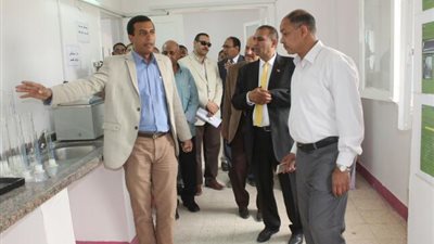 بالصور.. افتتاح معمل للاختبارات ومراقبة الجودة بأسوان الجديدة