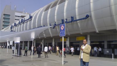 بعد 180 يوما من التعويم.. قطاع الطيران ينضم لـ«ضحايا التعويم».. خسائر قياسية وتراجع الإقبال و«الشحن» الرابح الوحيد