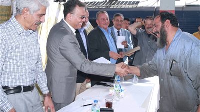 بالصور.. وزير النقل يشهد احتفال السكك الحديدية بعيد العمال