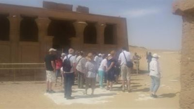 77 سائحًا فى جولة سياحية بتونا الجبل بالمنيا