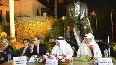 بالصور.. البحرين تكرم أمير الشعراء أحمد شوقي في «كرمة ابن هانيء»