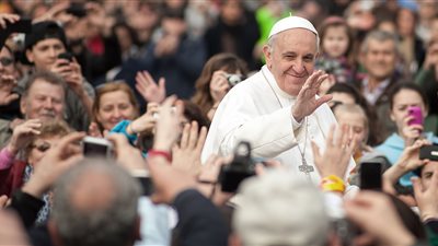 «مسافرون للسياحة» تطالب بالاستفادة القصوى من زيارة بابا الفاتيكان