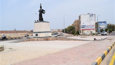 محافظ البحرالأحمر يتابع أعمال تطوير ميدان الفلاحة بالغردقة