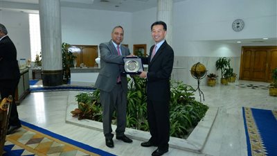 «مصر للطيران» تتابع المشروعات المشتركة مع «تحالف ستار»