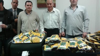 بالصور.. ضبط «أجهزة تنصت وشيش إلكترونية» قبل تهريبها بمطار القاهرة 