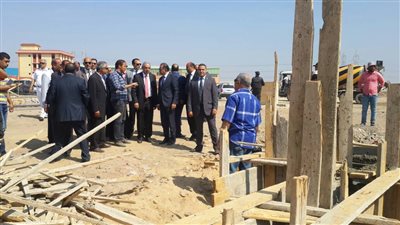 طارق قابيل: إنهاء أعمال الحفر والقواعد الخرسانية لـ100 مصنع 