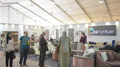 بالفيديو والصور.. إقبال كثيف في أول أيام معرض «فيرنكس آند ذا هوم» 