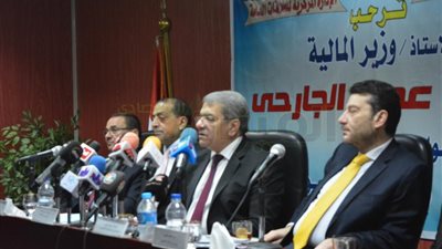 بالصور.. وزير المالية:291.69 مليار جنيه حصيلة الضرائب خلال 10 أشهر 