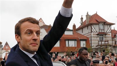 «ماكرون» عقب فوزه: صفحة جديدة من الأمل والأمن
