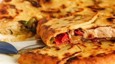  بالفيديو.. فطيرة الشاورما على طريقة الشيف الشربيني 