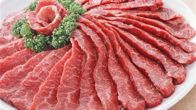 أسعار اللحوم اليوم الأربعاء.. والكندوز بـ150 جنيهًا