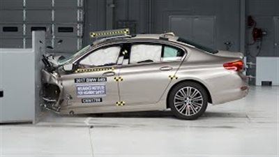 بالفيديو.. BMW الفئة الخامسة تجتاز اختبارات السلامة لمعهد IIHS 