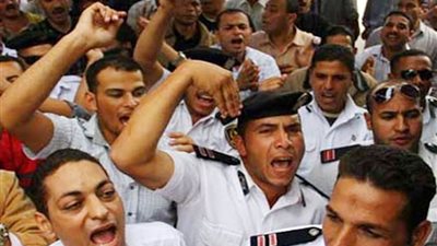 حيثيات إلغاء حبس 17 آمين شرطة بالسياحة والآثار بتهمة التجمهر 