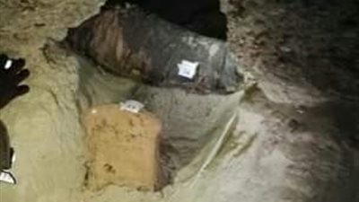 ضبط عامل ينقب عن الآثار بالبدرشين