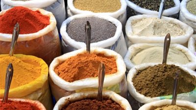 سامح زكي: 100% ارتفاعًا في أسعار «التوابل» بسبب «التعويم»