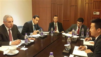 شركة صينية تدرس إقامة مجمع صناعي للملابس بـ800 مليون دولار