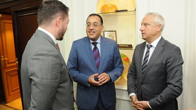 أكبر شركة تشييد بيلاروسية تعرض المشاركة فى تنفيذ مشروعات بمصر