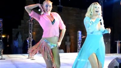  بالصور: شقيقة رونالدو تقدم «قُبلة» للمصريين فى افتتاح «الباتروس أكوا بارك»