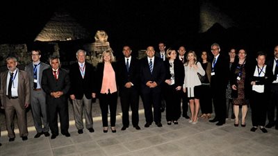 ​بالصور.. وفد «الاتحاد من أجل المتوسط» في زيارة للأهرامات 