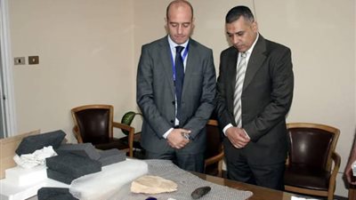 بالصور.. استرداد 4 قطع أثرية من بريطانيا