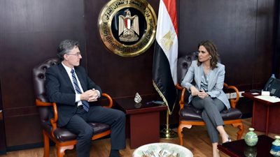 «نصر» تبحث مع «البنك الآسيوي» ضخ استثمارات جديدة