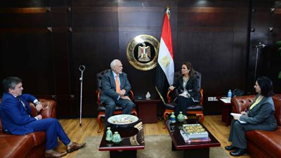 «نصر» و« دياميسيس» يبحثان سبل تعزيز العلاقات المصرية اليونانية 